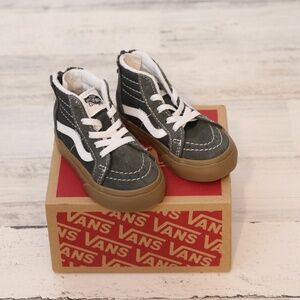 Vans Baby Sk8-Hi Zip Shoes, Color Gum Grey/True White Size 5